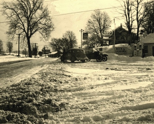 Sam’s Cozy Corner, West Chester looking southeast. Circa 1930. chs-005473